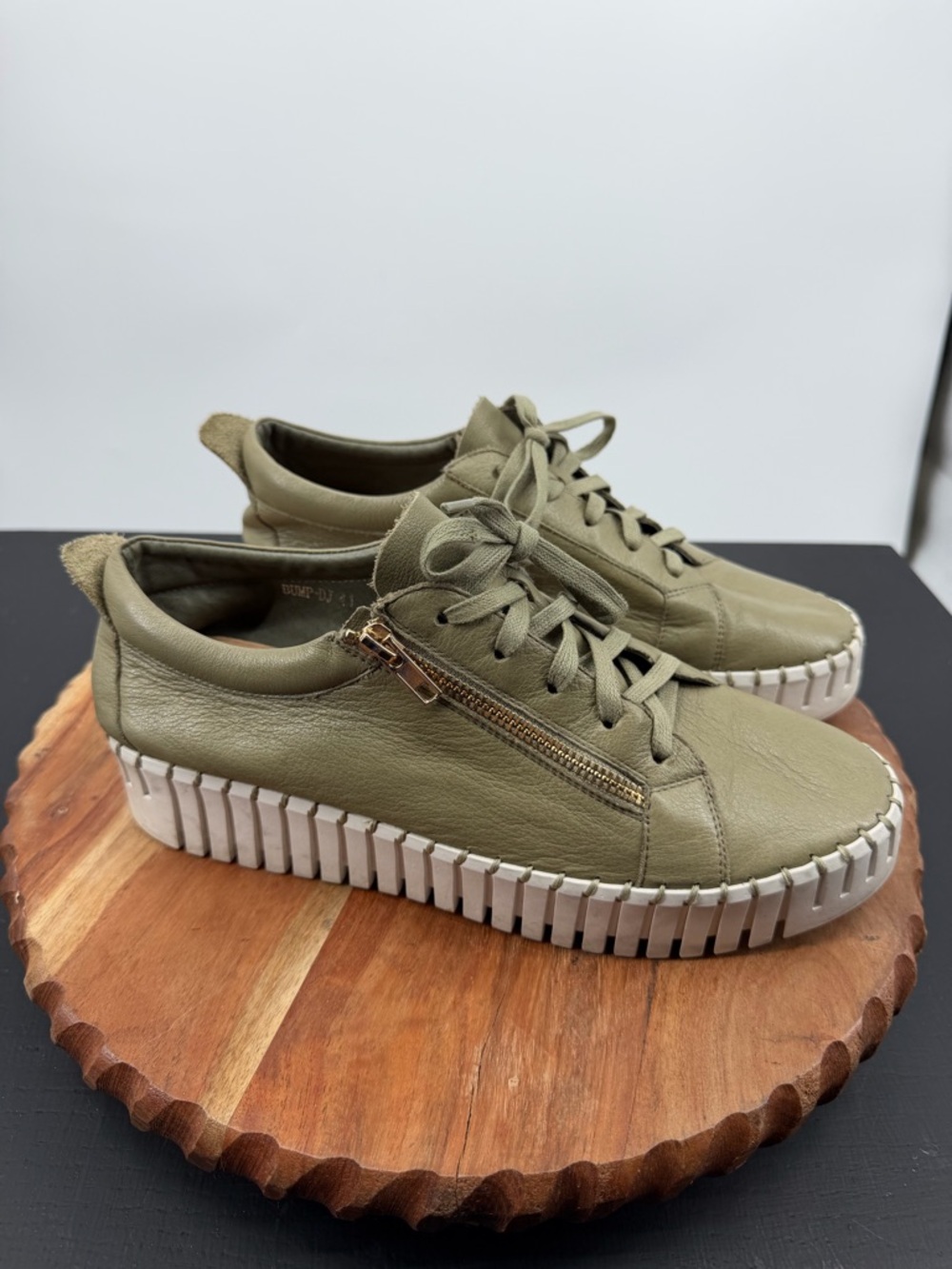 Django & Juliette Bump sneakers green leather platform shoes side zipper 41 10